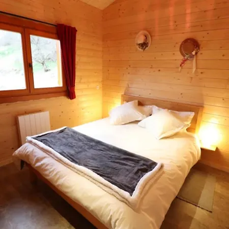 Casa de Férias Chaleureux Avec Wifi, Parking Et Animaux Acceptes - Fr-1-742-388